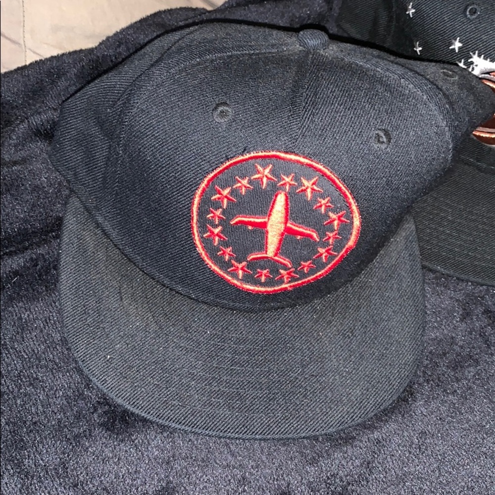 Fitted caps - Picture 6 of 8